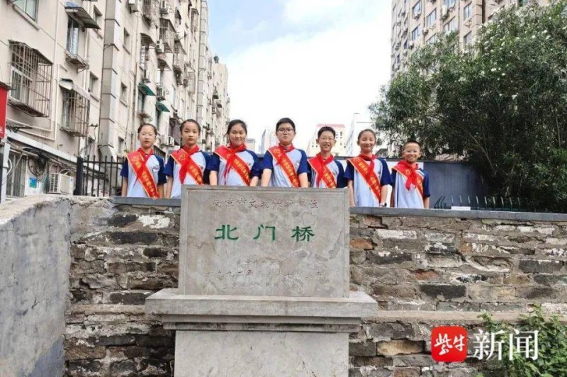 进香河路名字有“河”为啥不见“河”？南京这所小学“路牌微研学”太好玩了