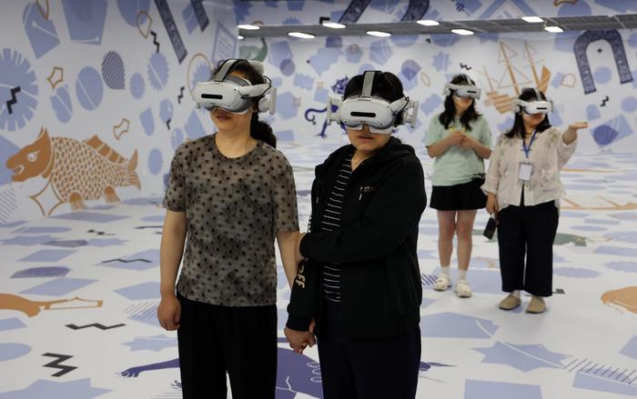 “观天下·坤舆万国全图——VR大空间沉浸式展览” 宋宁 摄