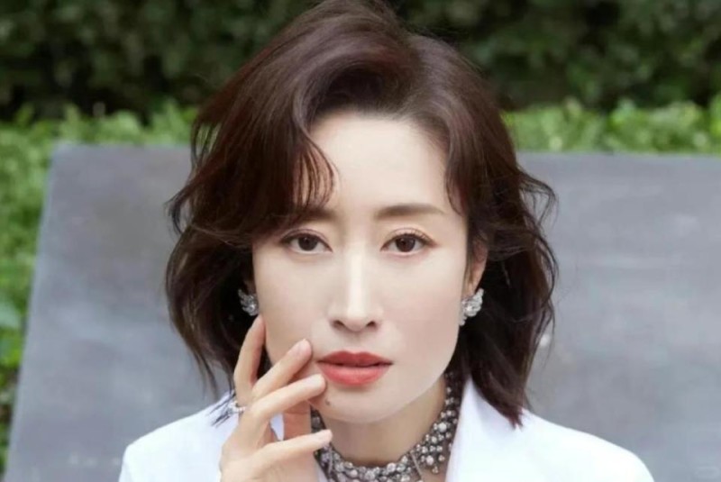 刘敏涛：7年豪门太太因一冰淇淋破防离婚，现感情事业双收获赢麻了
