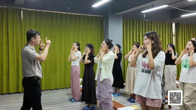 岐山：声乐开嗓、舞蹈启幕、美妆接档 青年夜校有点“潮”