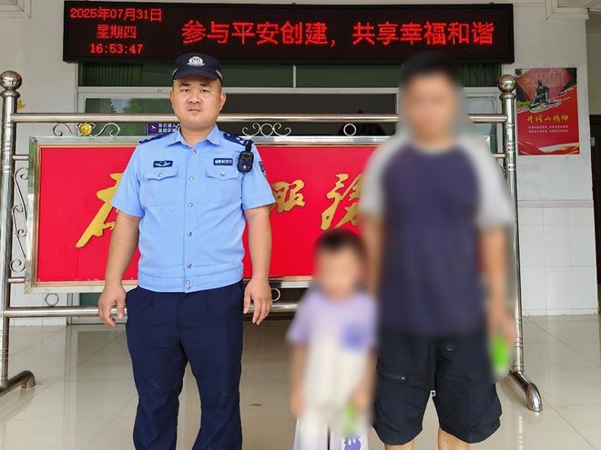夏日“警”常在 服务不止步