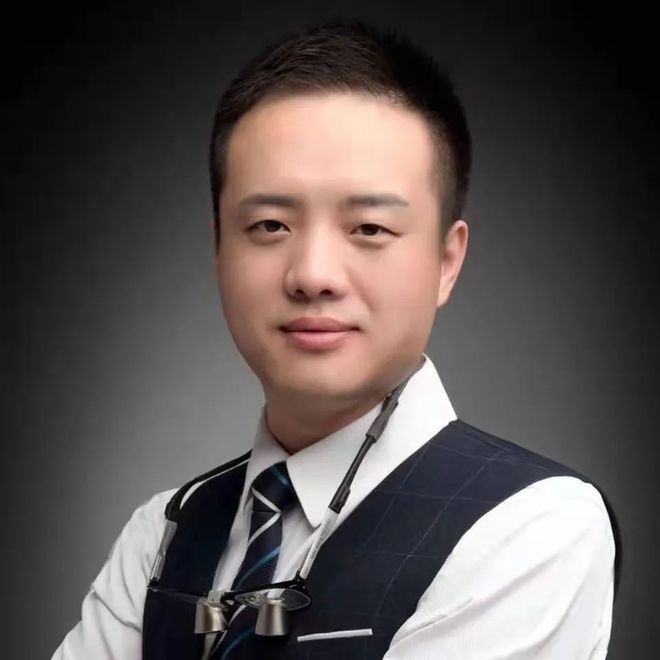9月13日，上海第九人民医院眼科专家王业飞到太原市人民医院坐诊、手术