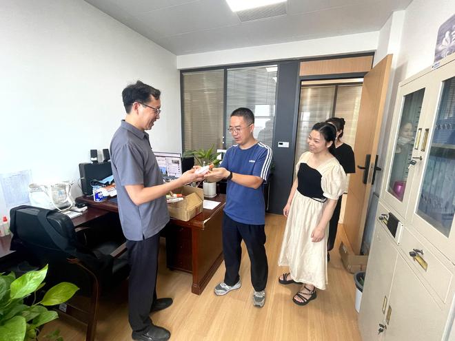 局信息中心：向蚊虫“说不”  为健康“护航”