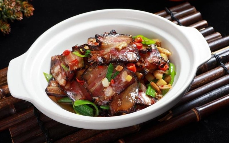 周末美食DIY丨简单易上手，炒道腊肉迎新年