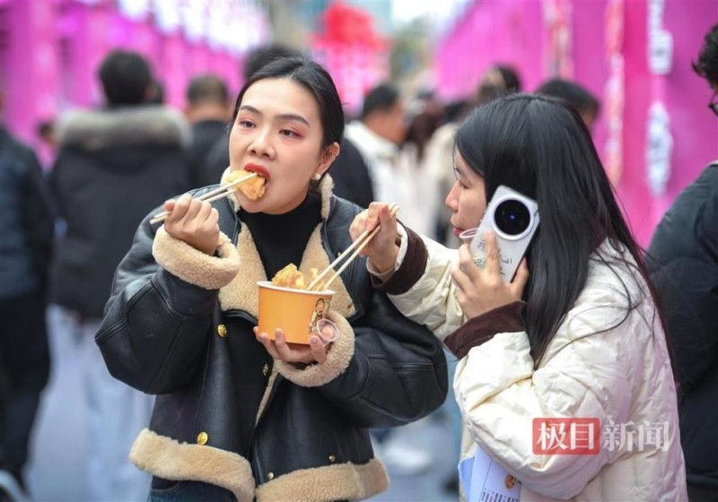 三天吃遍中华美食！这些吃相看着都香